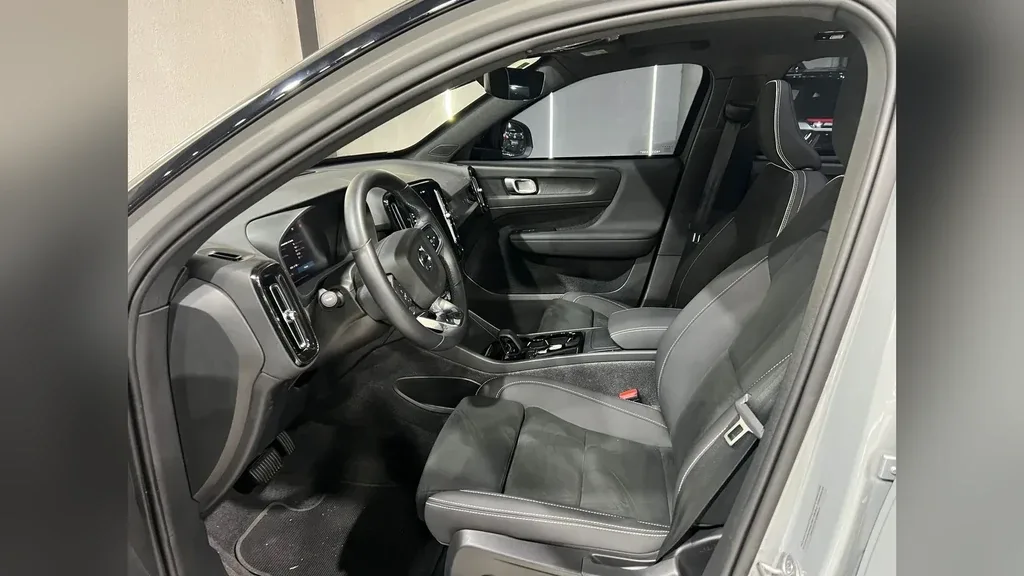 Volvo XC40 Recharge - Imagem 9