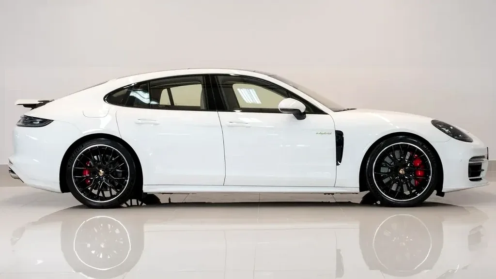 Porsche Panamera 4 E-hybrid - Imagem 7