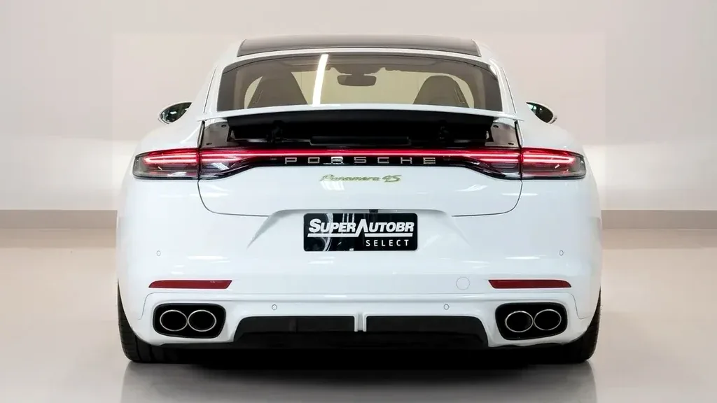 Porsche Panamera 4 E-hybrid - Imagem 16