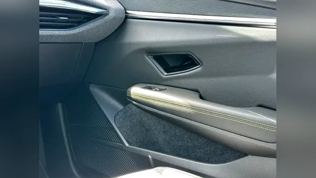 Renault Megane E-tech Electric - Imagem 15