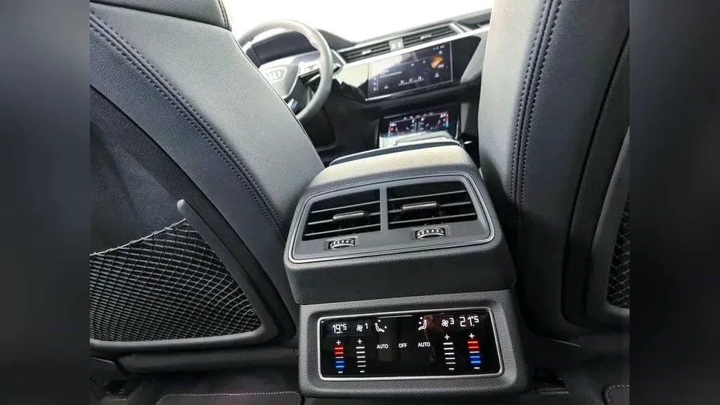 Audi Q8 E-tron - Imagem 14