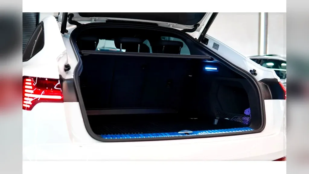 Audi E-tron S Sportback - Imagem 14