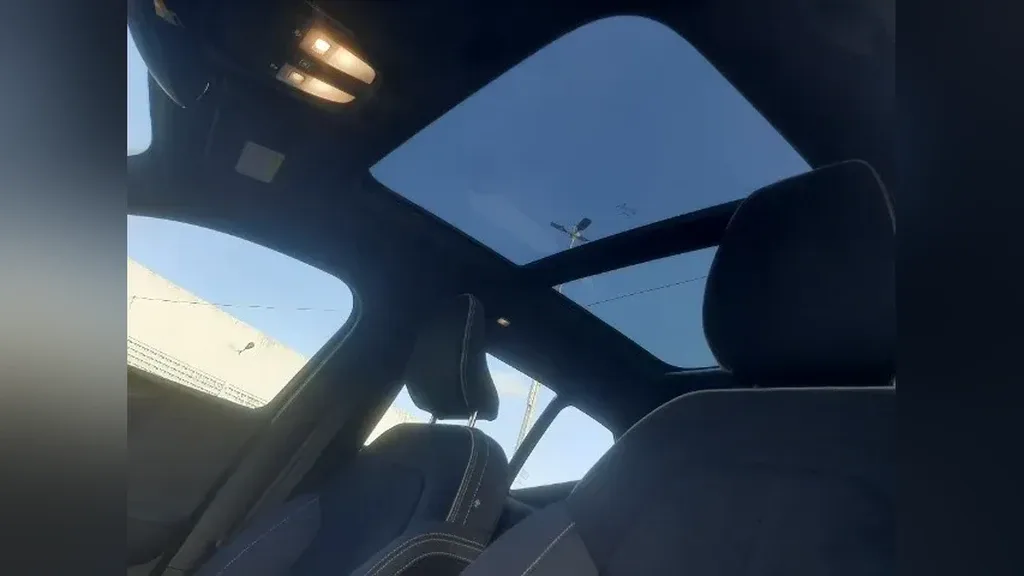 Volvo XC40 Recharge - Imagem 11