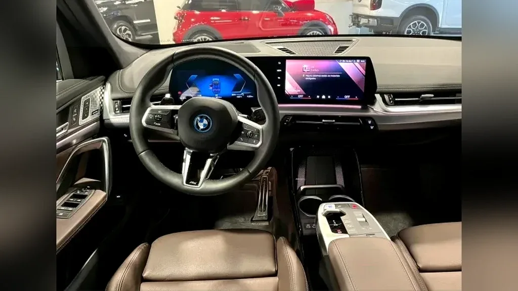 BMW IX1 - Imagem 10