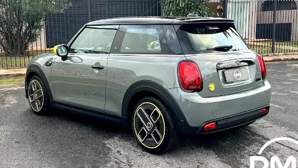 Mini Cooper SE - Imagem 12