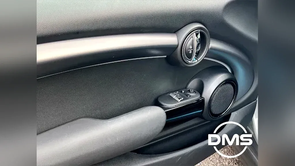 Mini Cooper SE - Imagem 13