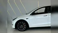 Tesla Model Y - Miniatura 13
