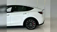 Tesla Model Y - Miniatura 14