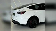 Tesla Model Y - Miniatura 16