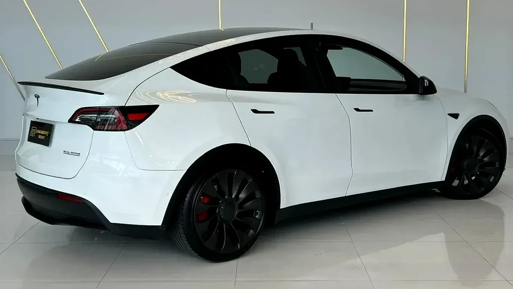 Tesla Model Y - Imagem 2