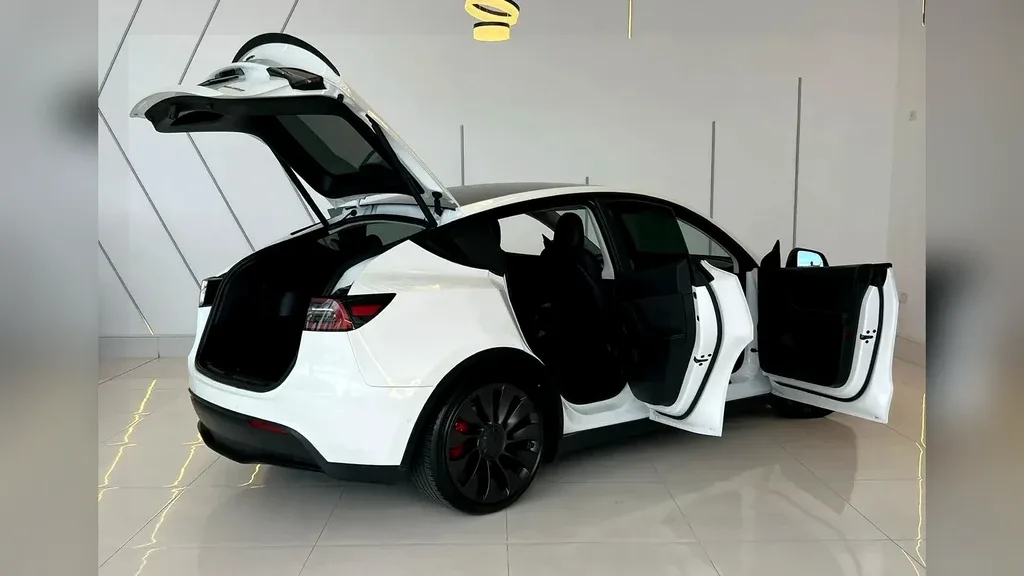 Tesla Model Y - Imagem 4