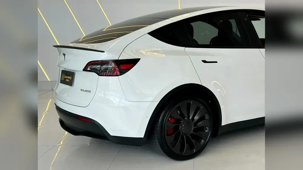 Tesla Model Y - Imagem 15
