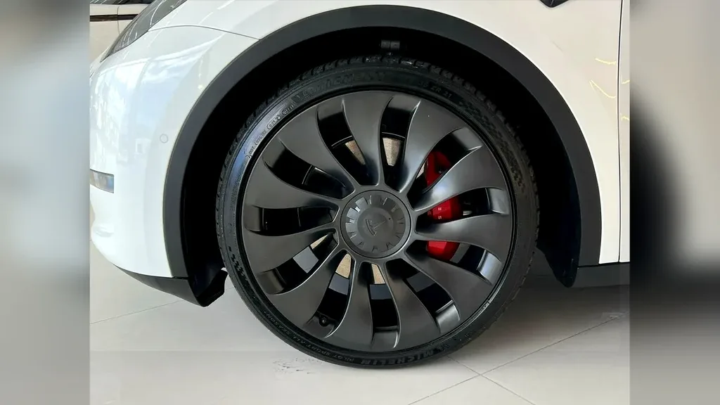 Tesla Model Y - Imagem 17