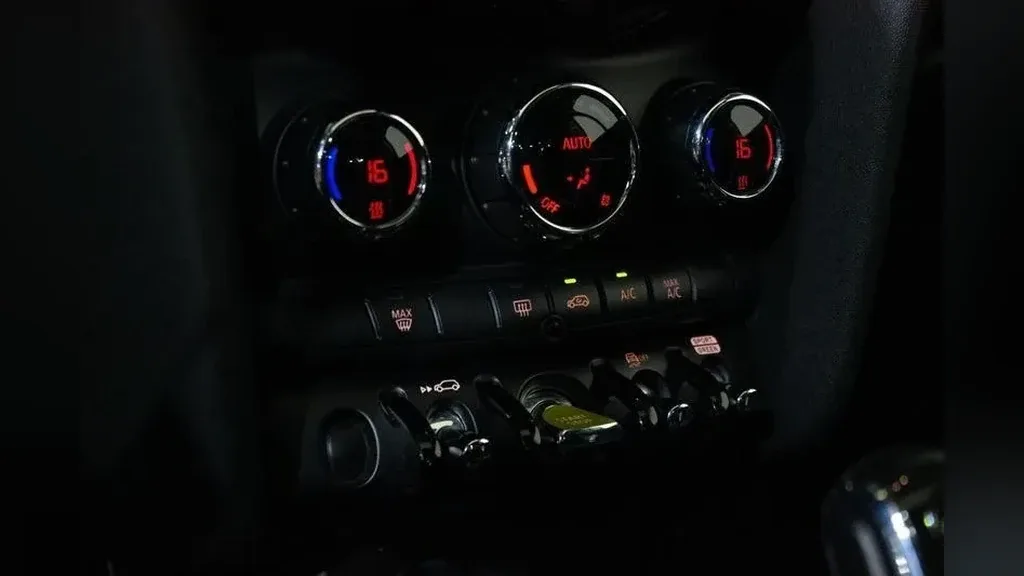 Mini Cooper SE - Imagem 9