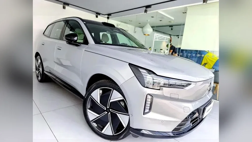 Volvo EX30 - Imagem 4