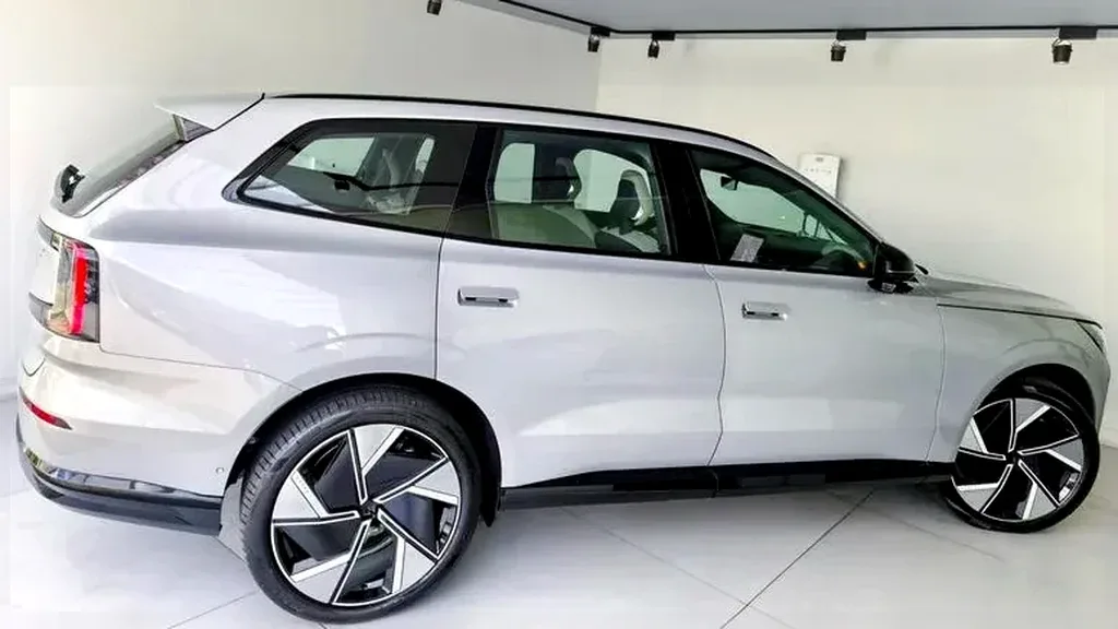 Volvo EX30 - Imagem 7