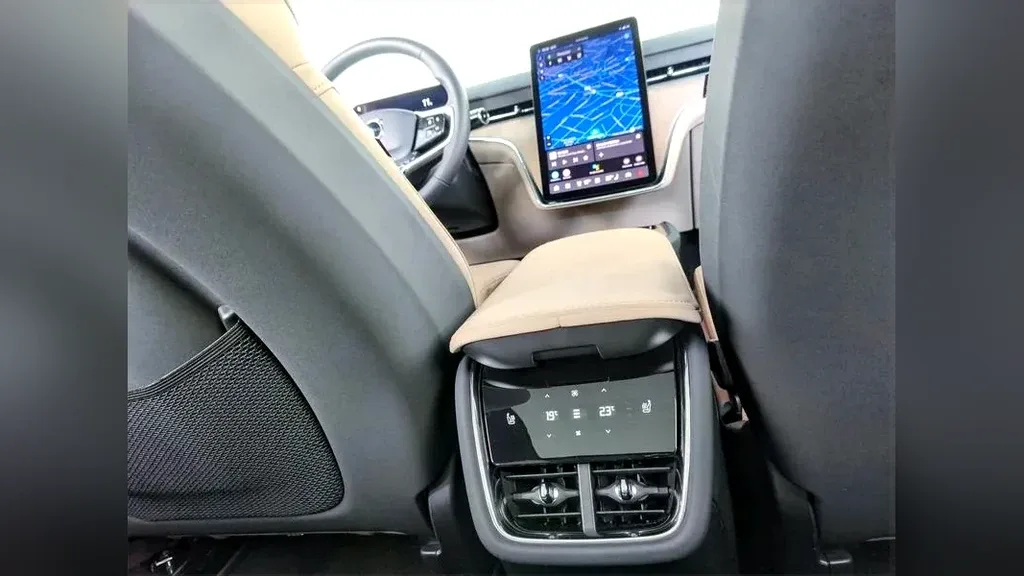 Volvo EX30 - Imagem 14