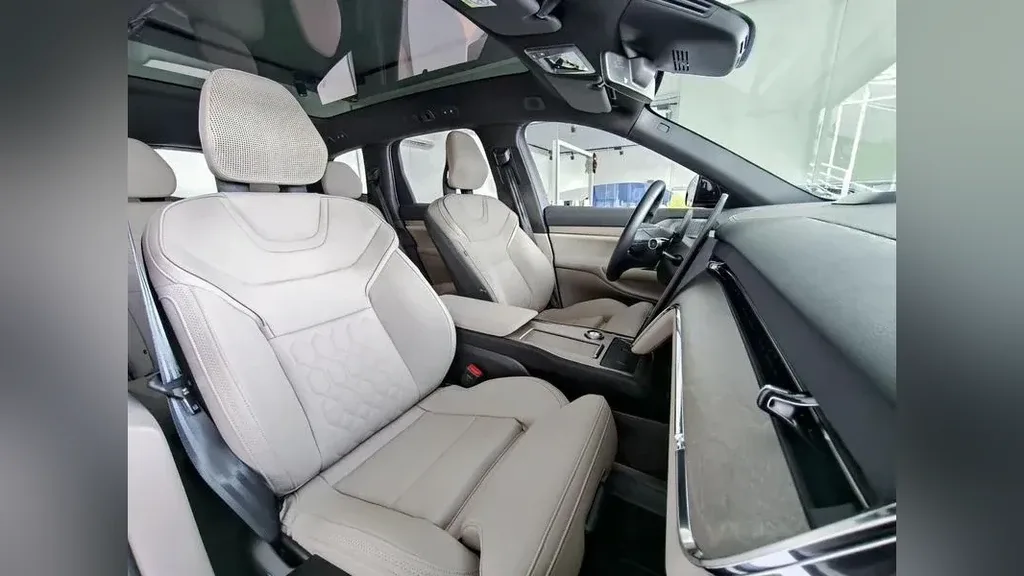 Volvo EX30 - Imagem 16