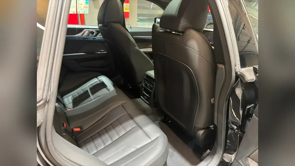 BMW I4 Edrive35 - Imagem 11