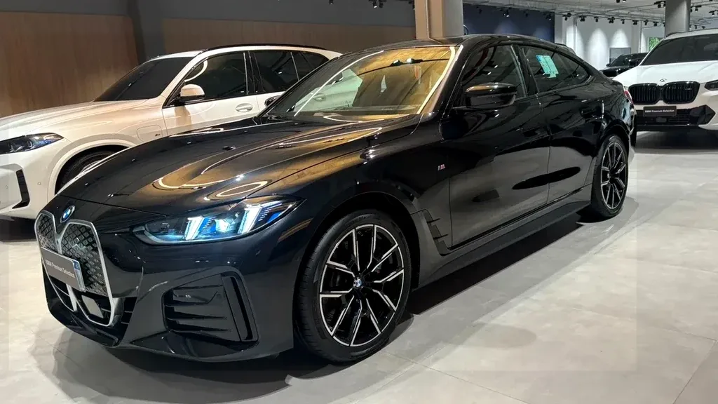 BMW I4 Edrive35 - Imagem 17