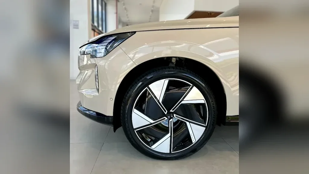 Volvo Ex90 - Imagem 7