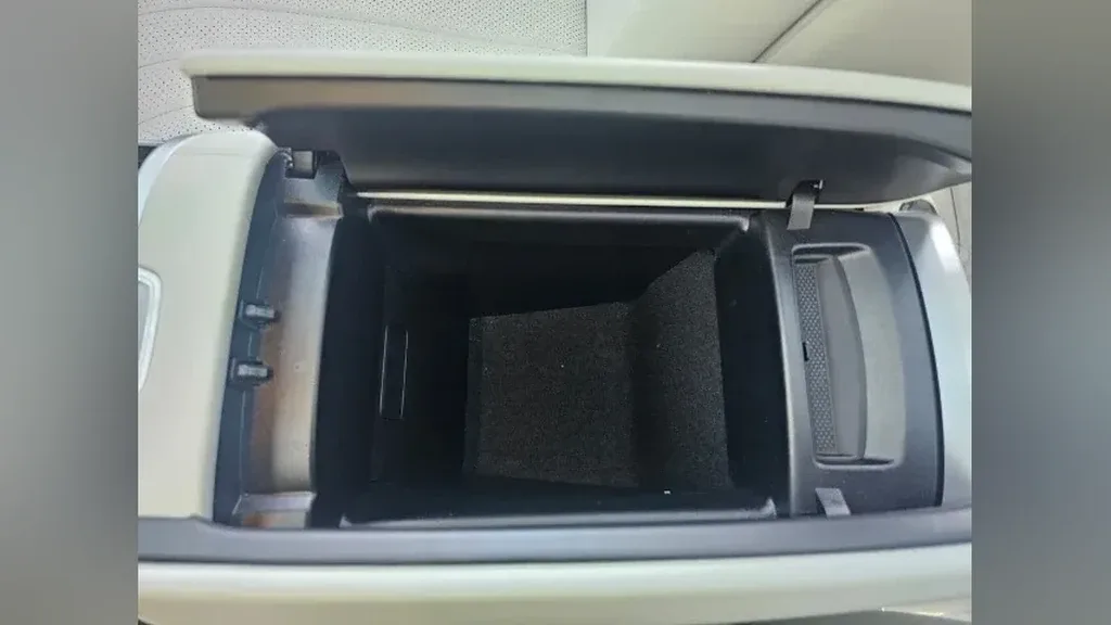 Mercedes Eqe 300 - Imagem 11