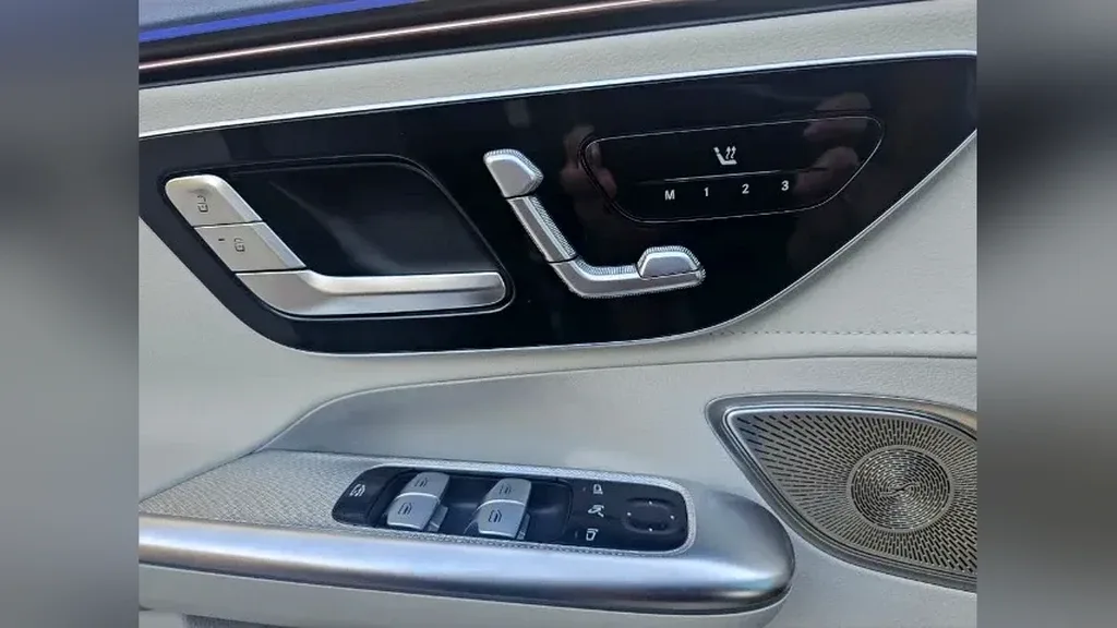 Mercedes Eqe 300 - Imagem 13