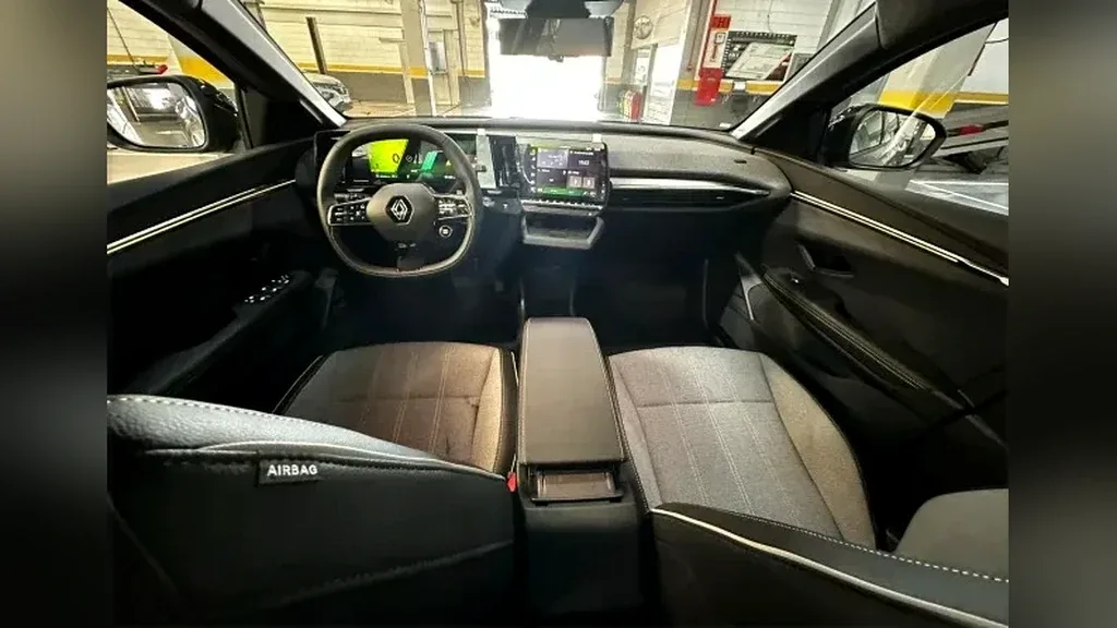Renault Megane E-tech Electric - Imagem 8