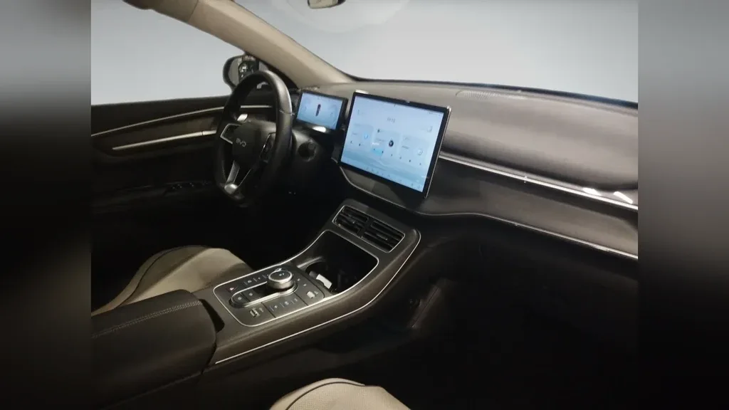 BYD King - Imagem 14