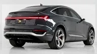 Audi Q8 Sportback E-tron - Miniatura 15