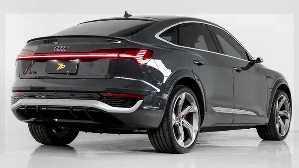 Audi Q8 Sportback E-tron - Imagem 15