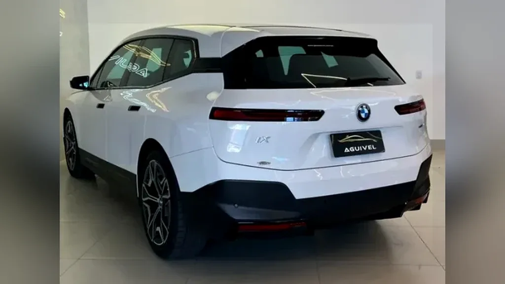 BMW Ix - Imagem 6
