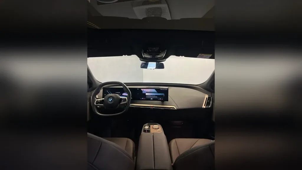 BMW Ix - Imagem 8