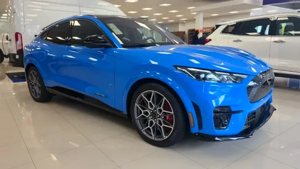 Ford Mustang Mach-e - Imagem 3