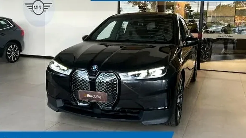 Foto de um bmw ix