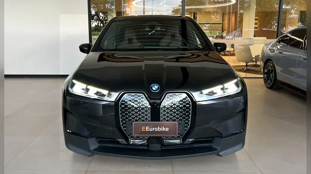 BMW Ix - Imagem 3