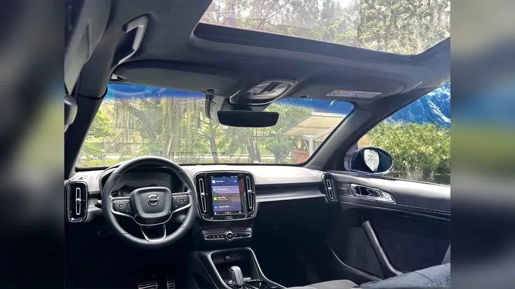 Volvo XC40 Recharge - Imagem 13
