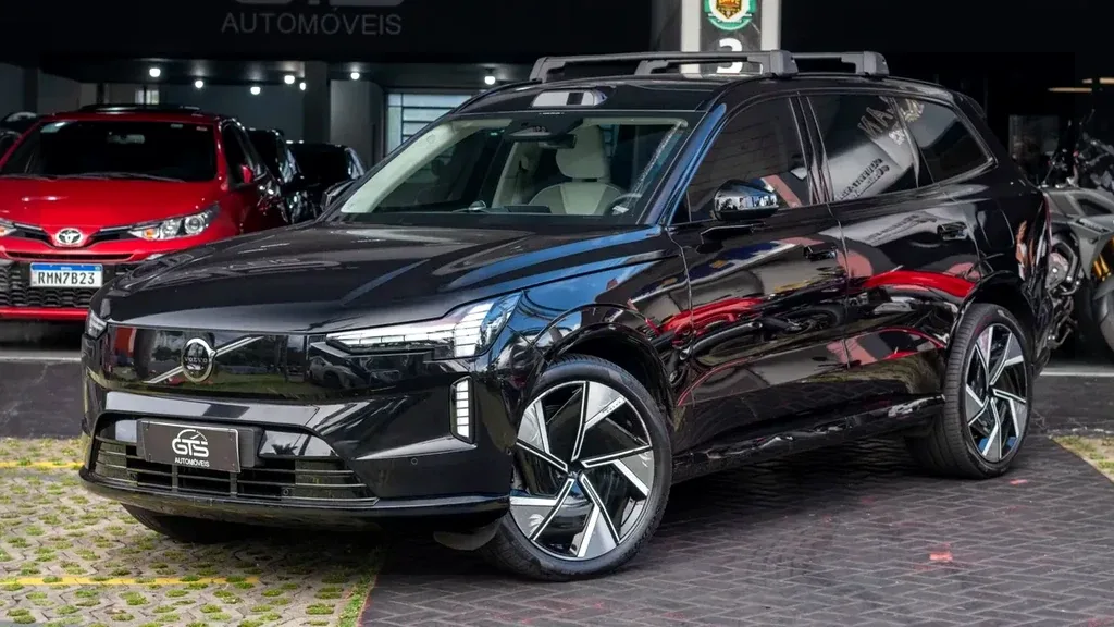 Foto de um volvo ex90