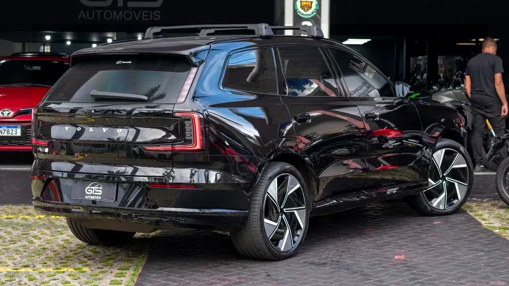 Volvo Ex90 - Imagem 2