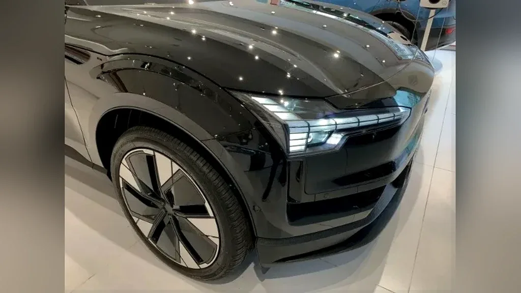 Volvo EX30 - Imagem 3