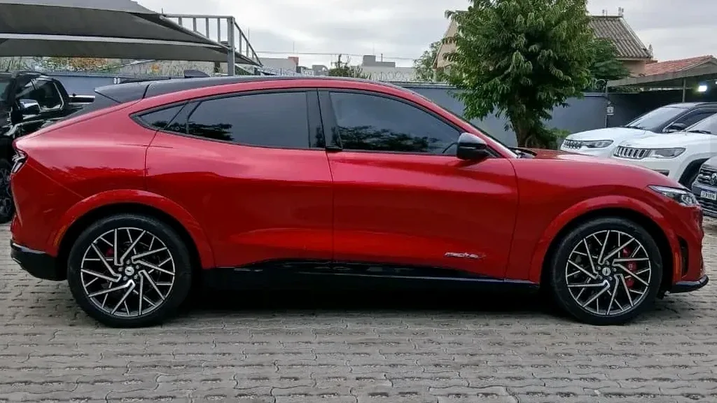 Ford Mustang Mach-e - Imagem 8