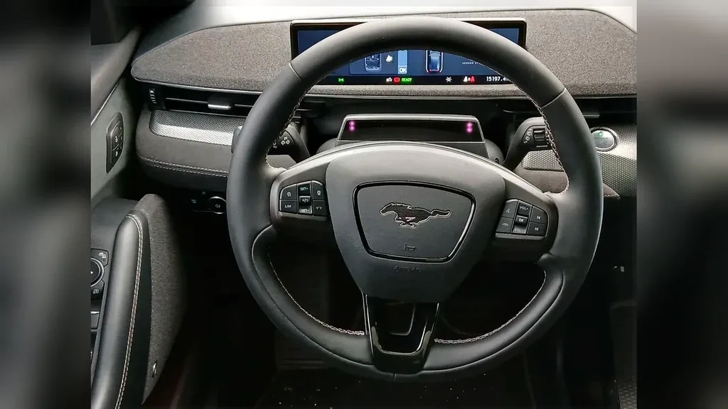 Ford Mustang Mach-e - Imagem 13