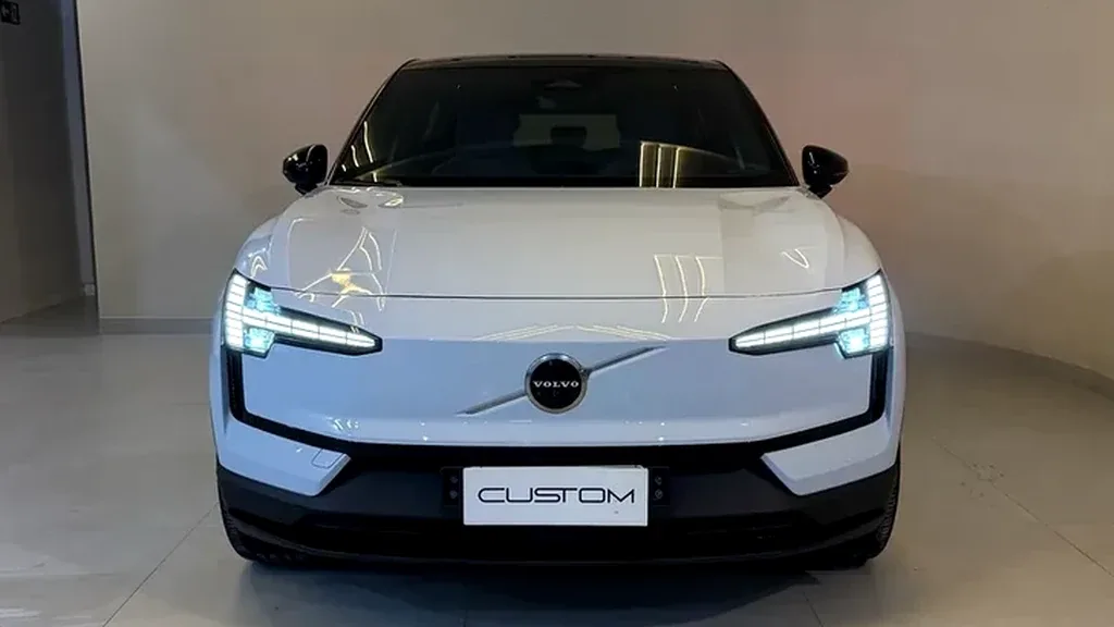 Volvo EX30 - Imagem 2