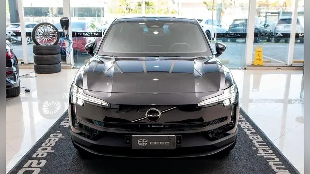 Volvo EX30 - Imagem 2