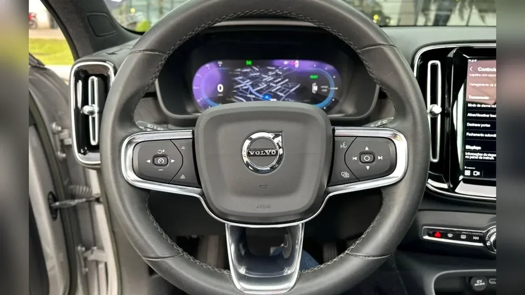 Volvo XC40 Recharge - Imagem 6