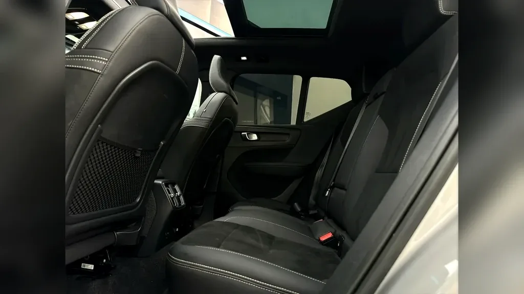 Volvo XC40 Recharge - Imagem 12