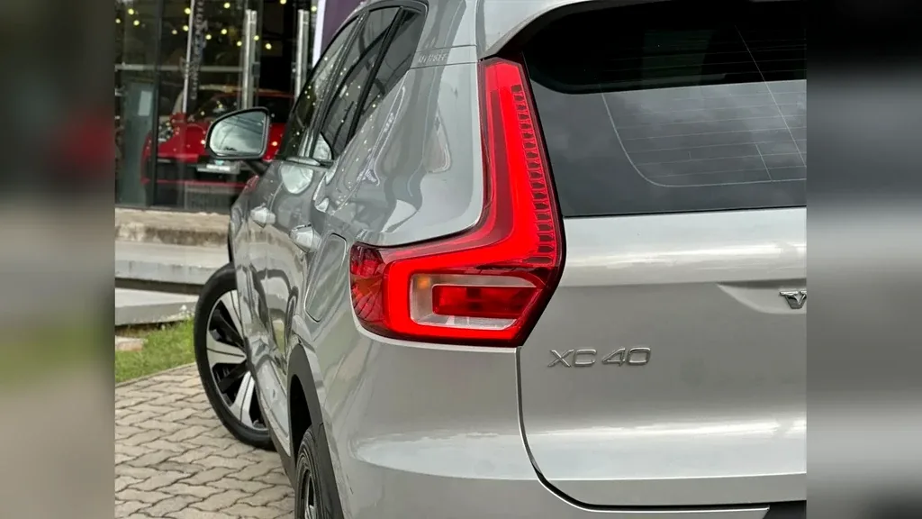 Volvo XC40 Recharge - Imagem 13