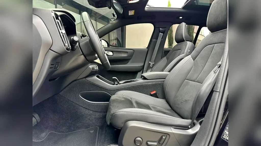 Volvo XC40 Recharge - Imagem 6