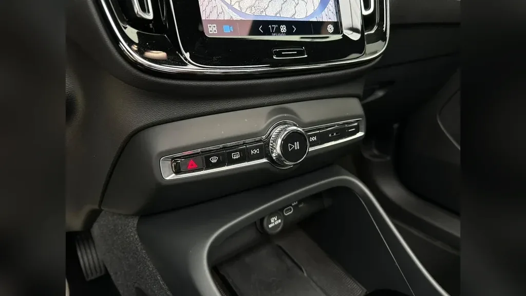 Volvo XC40 Recharge - Imagem 10