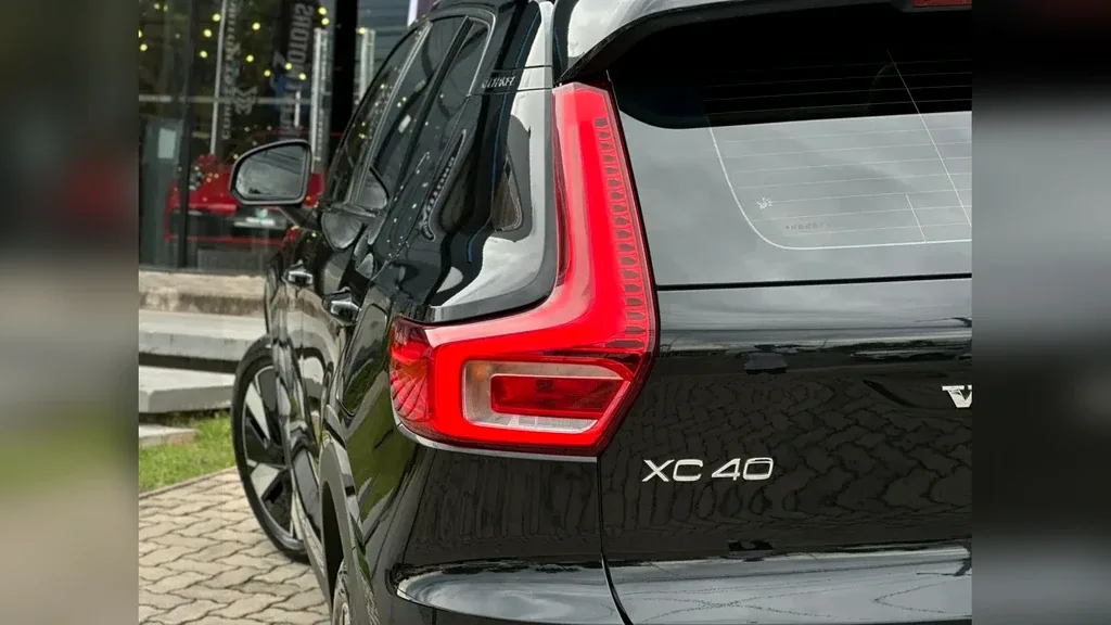 Volvo XC40 Recharge - Imagem 14